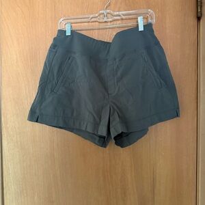 Women's Mountain Olive Trekkie North Short